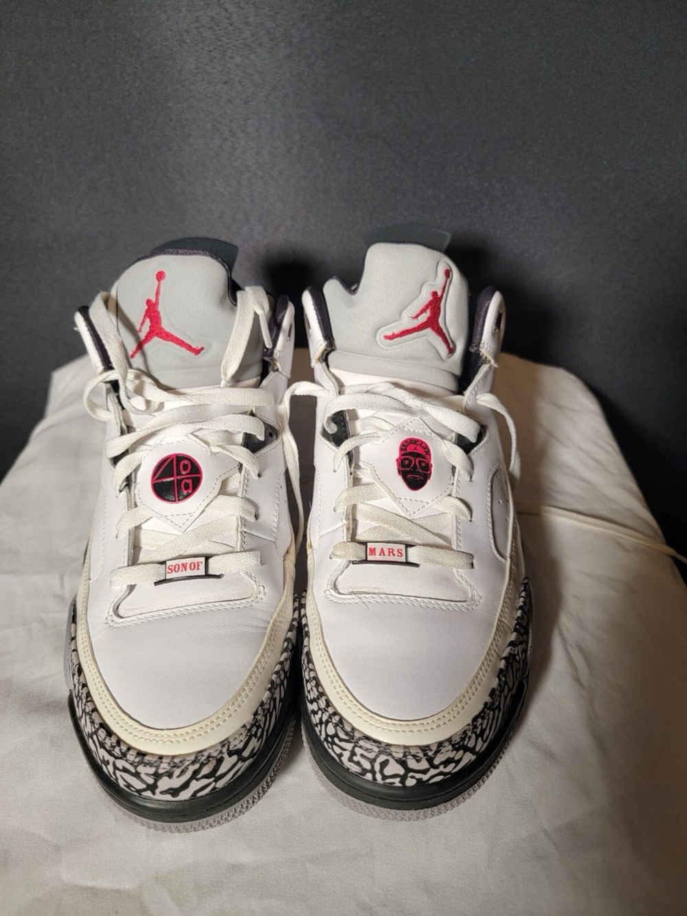 Air Jordan 580604-101 Kids' White & Pink Jumpman Sneakers